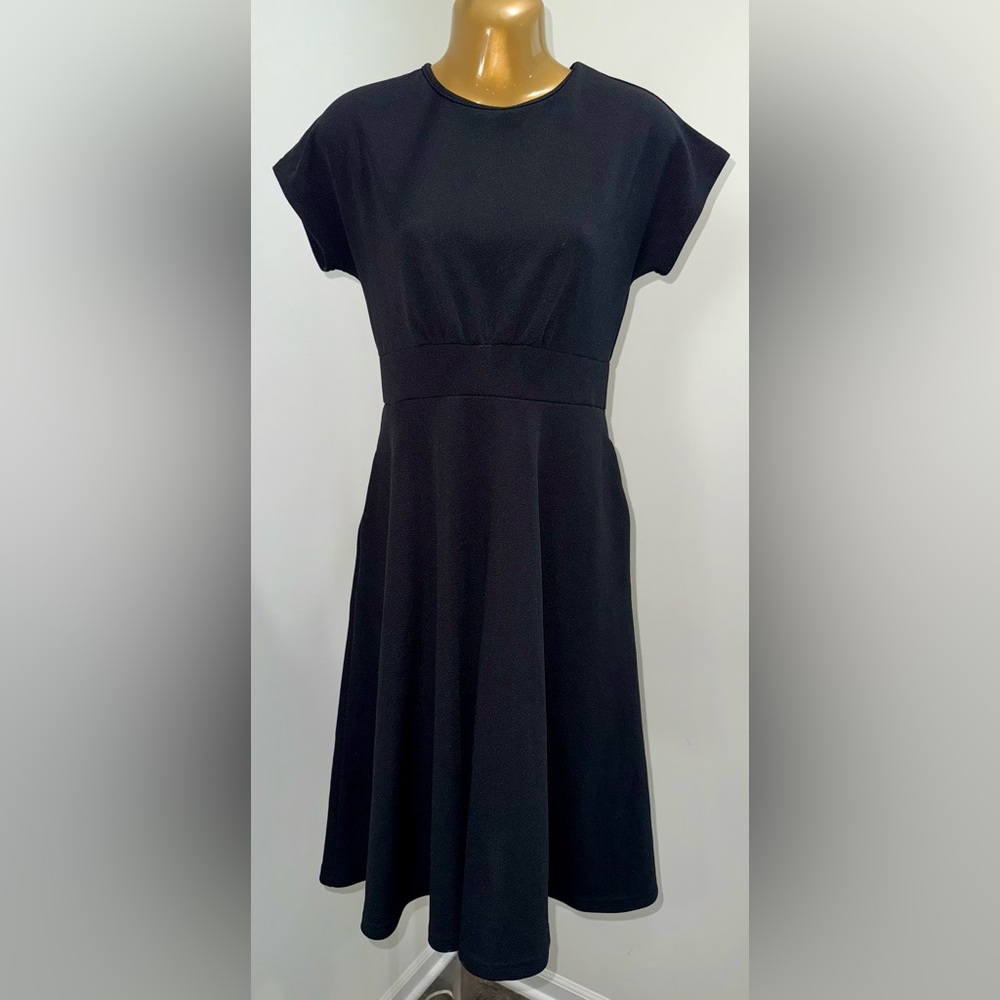 Black Fit & Flare Cap Sleeve Dress • Size M • Textured Fabric - Picture 2 of 9